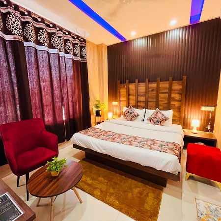 Hotel Pearl Grand, Zirakpur - Top Rated & Most Awarded Property In Tricity Chandīgarh Zewnętrze zdjęcie