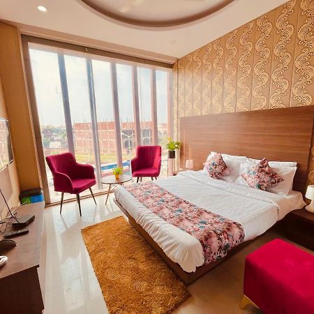 Hotel Pearl Grand, Zirakpur - Top Rated & Most Awarded Property In Tricity Chandīgarh Zewnętrze zdjęcie