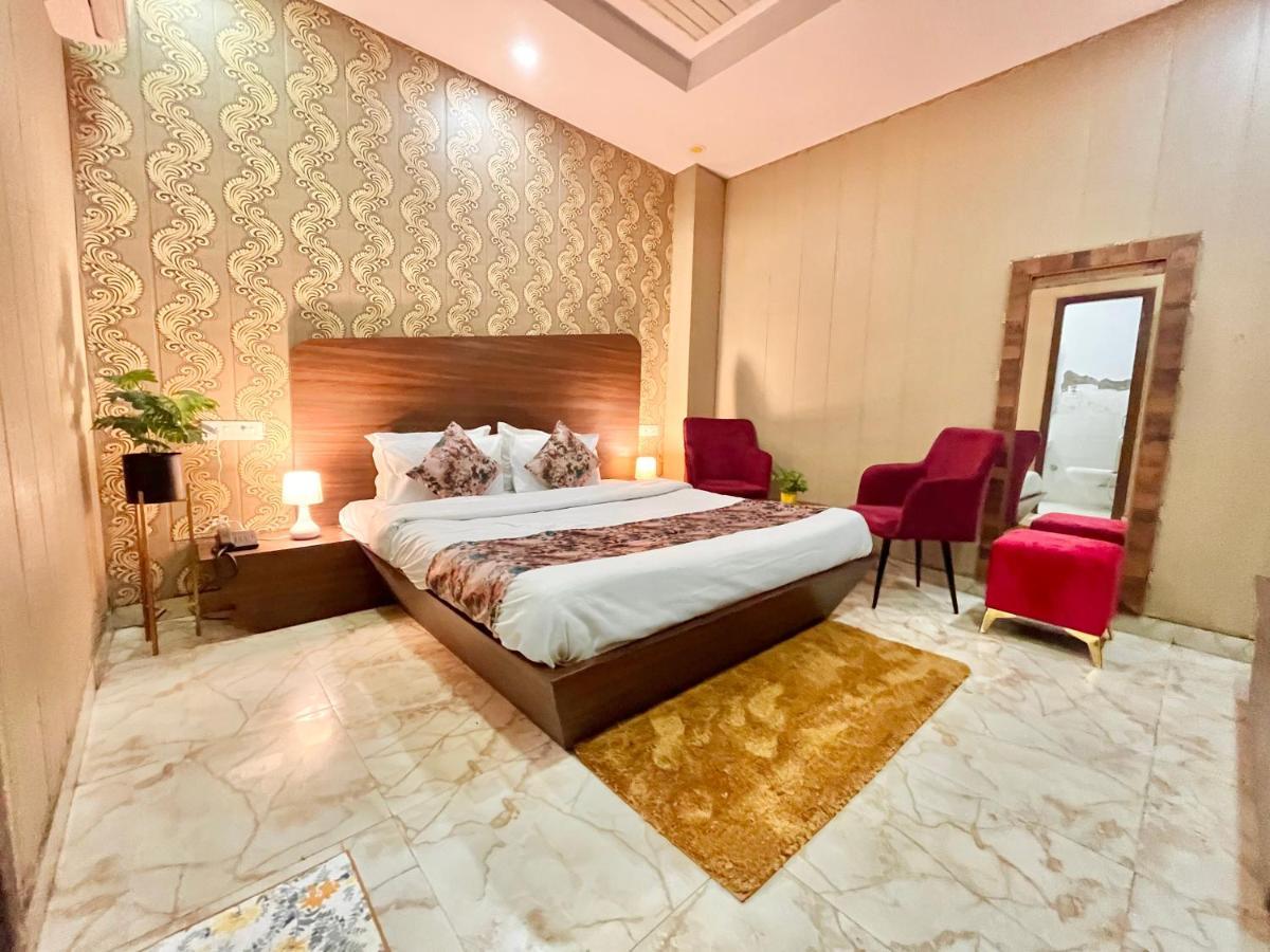 Hotel Pearl Grand, Zirakpur - Top Rated & Most Awarded Property In Tricity Chandīgarh Zewnętrze zdjęcie