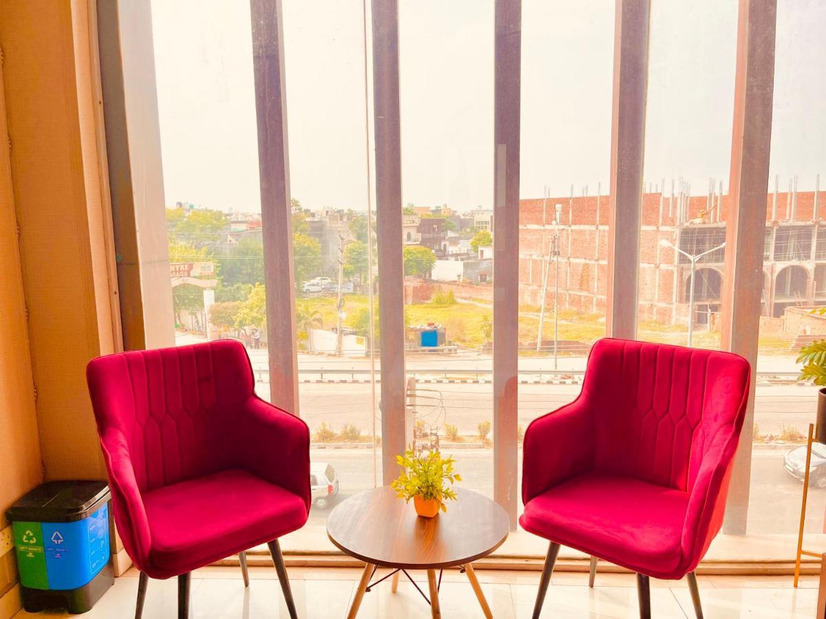 Hotel Pearl Grand, Zirakpur - Top Rated & Most Awarded Property In Tricity Chandīgarh Zewnętrze zdjęcie
