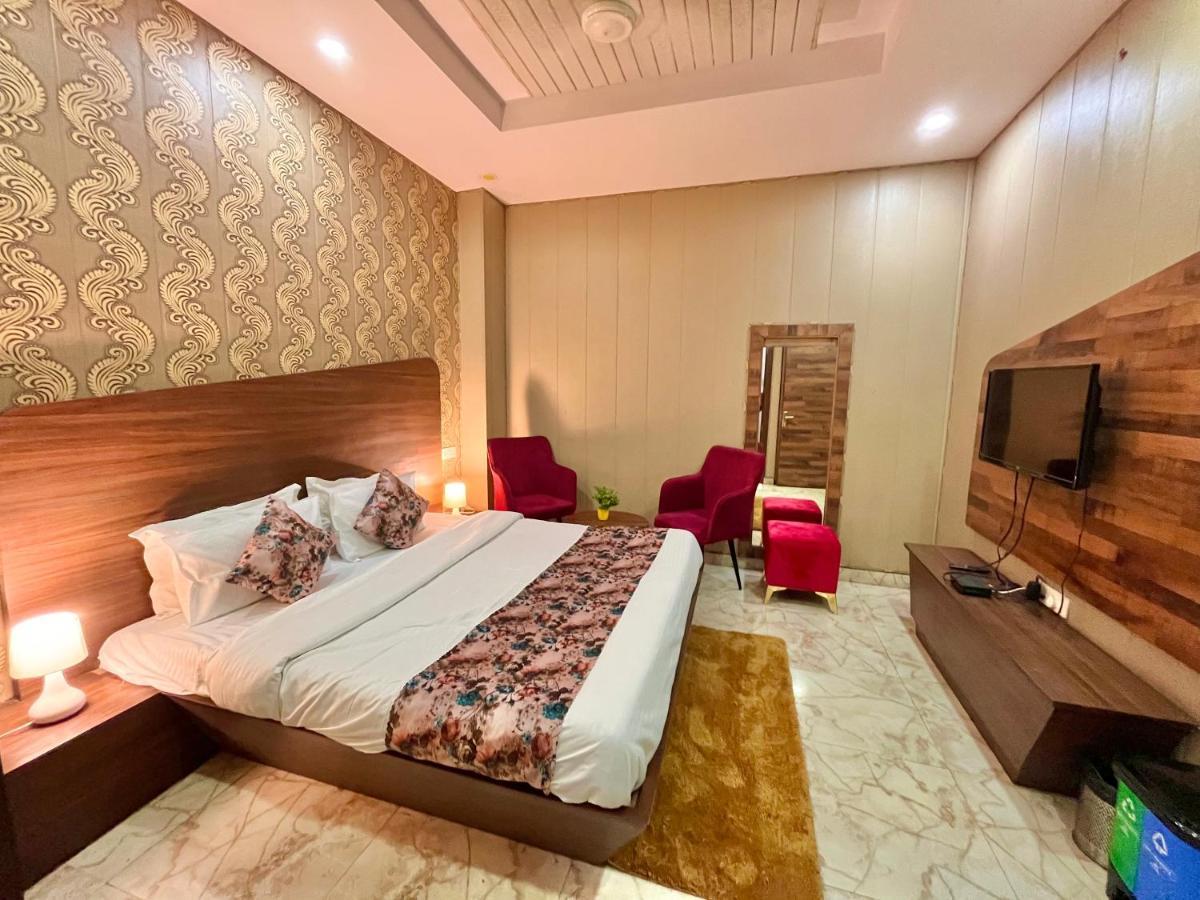 Hotel Pearl Grand, Zirakpur - Top Rated & Most Awarded Property In Tricity Chandīgarh Zewnętrze zdjęcie