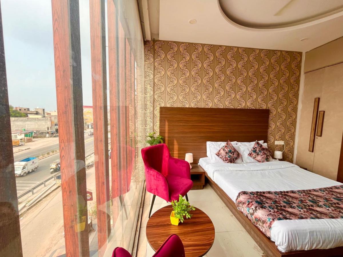 Hotel Pearl Grand, Zirakpur - Top Rated & Most Awarded Property In Tricity Chandīgarh Zewnętrze zdjęcie