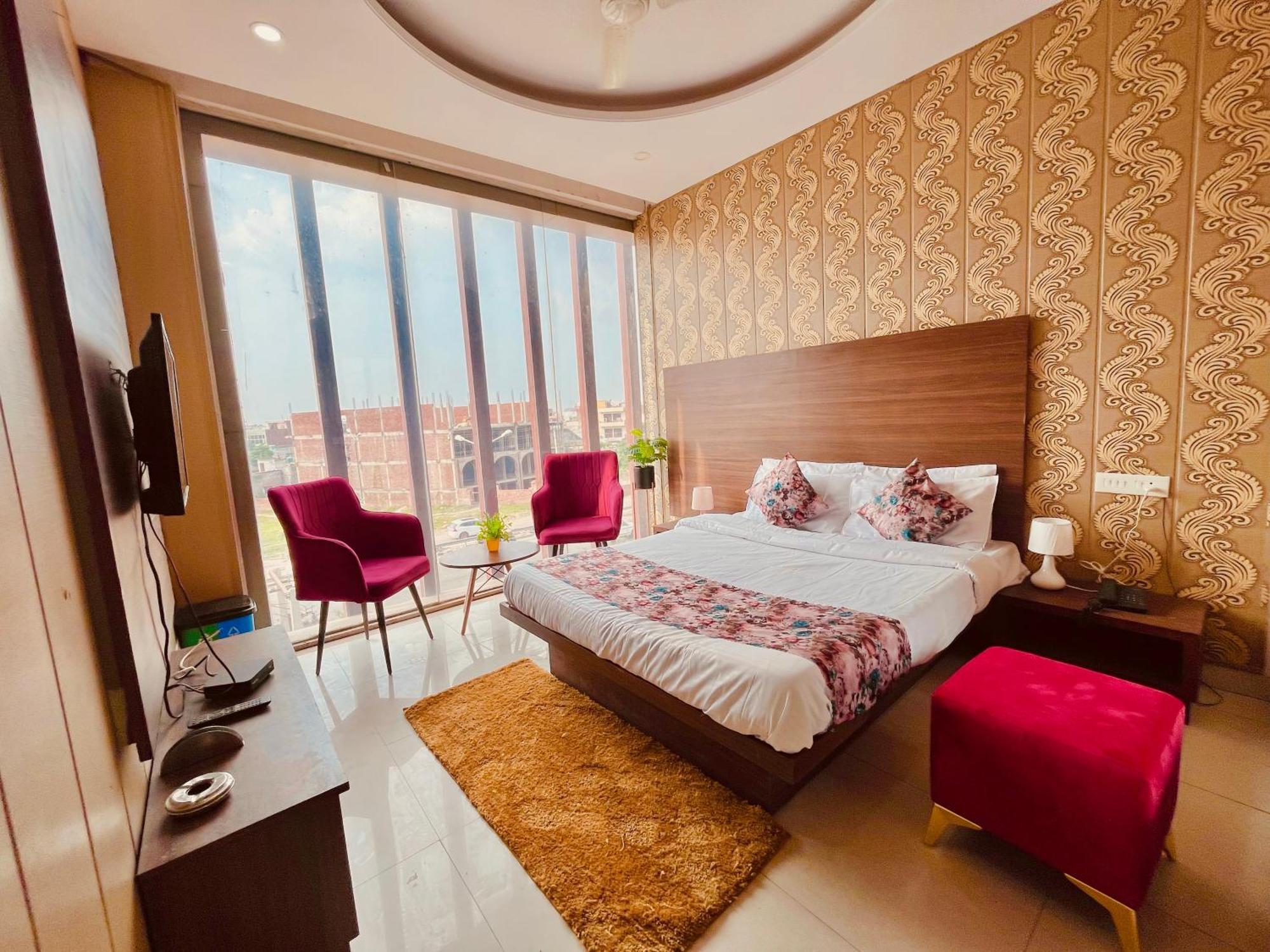 Hotel Pearl Grand, Zirakpur - Top Rated & Most Awarded Property In Tricity Chandīgarh Zewnętrze zdjęcie